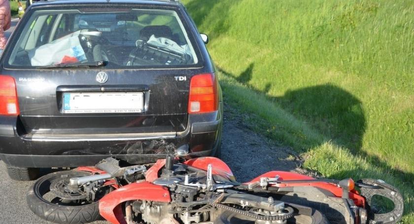 Starkowa Huta. Motocykl uderzył w passata - ranna motocyklistka