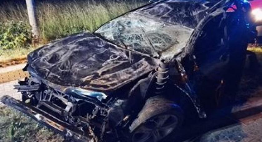Miał blisko dwa promile, dachował volkswagenem