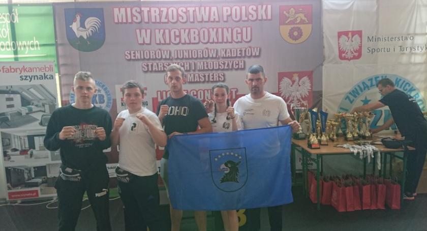 Nikola Zaborowska i Bartłomiej Leykowski z medalami Kickboxerskich Mistrzostw Polski Light-Contact
