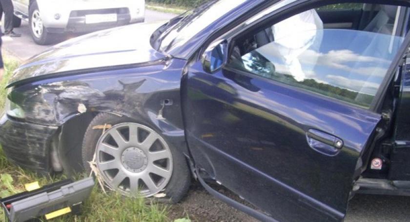 Rębiechowo. Zderzenie audi z peugeotem