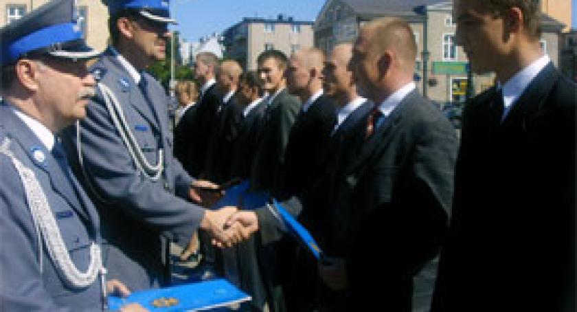 Policjanci świętowali na kartuskim Rynku