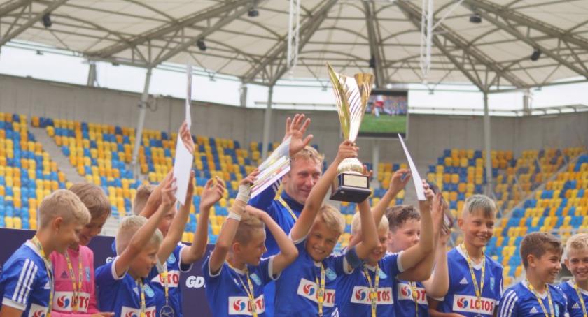 Stężyccy piłkarze na podium Arka Gdynia Summer Cup 2018