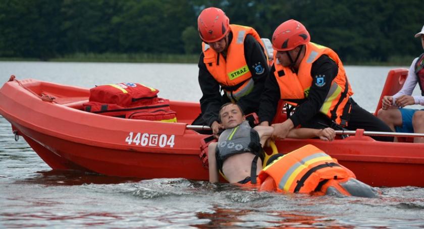 Wypadek podczas regat. Kilkanaścioro dzieci pod wodą (ćwiczenia)