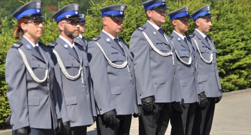 Obchody święta policji w Kartuzach - funkcjonariusze odebrali awanse na wyższe stopnie