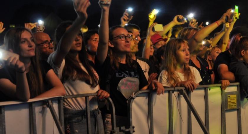 Kartuzy. Świetny koncert Enej na finał pierwszego dnia jarmarku