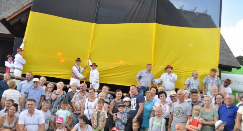 Ostrzyckie Lato z kolejnym rekordem - gigantyczną flagą Kaszub