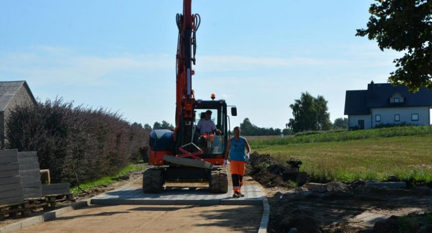 Gm. Sulęczyno. Trwa naprawa dróg zniszczonych wskutek ubiegłorocznej nawałnicy