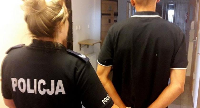23-latek zatrzymany ze skradzionym samochodem i narkotykami w majtkach