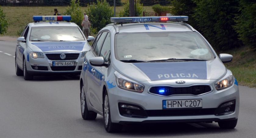 Dzierżążno. Pijana policjantka dachowała fordem