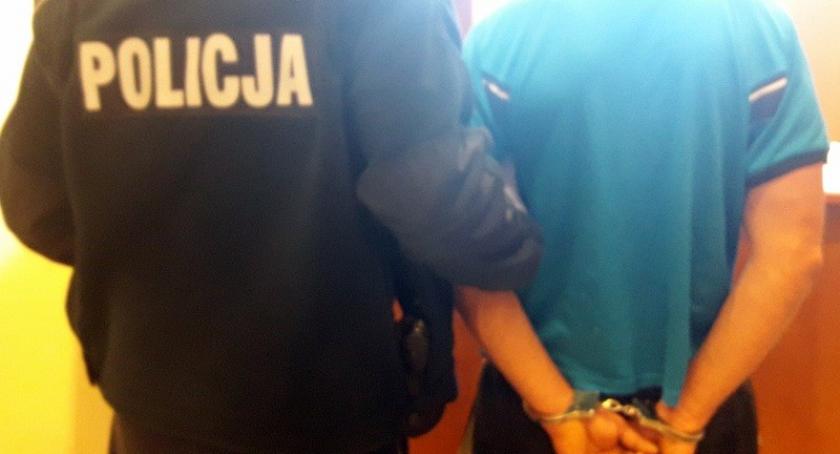 Był poszukiwany przez policję. Znaleziono przy nim amfetaminę