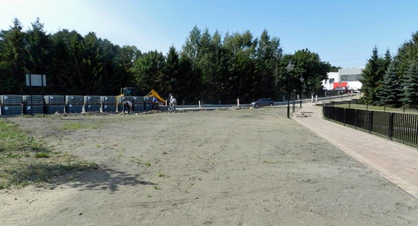Żukowo. Ostatni akord budowy parkingu przy kościele