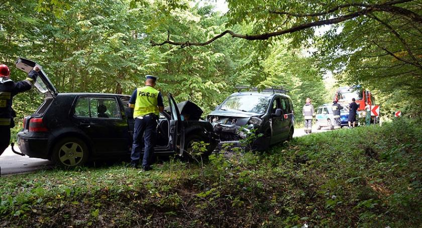 Wypadek w Lesznie - trzy osoby w szpitalu