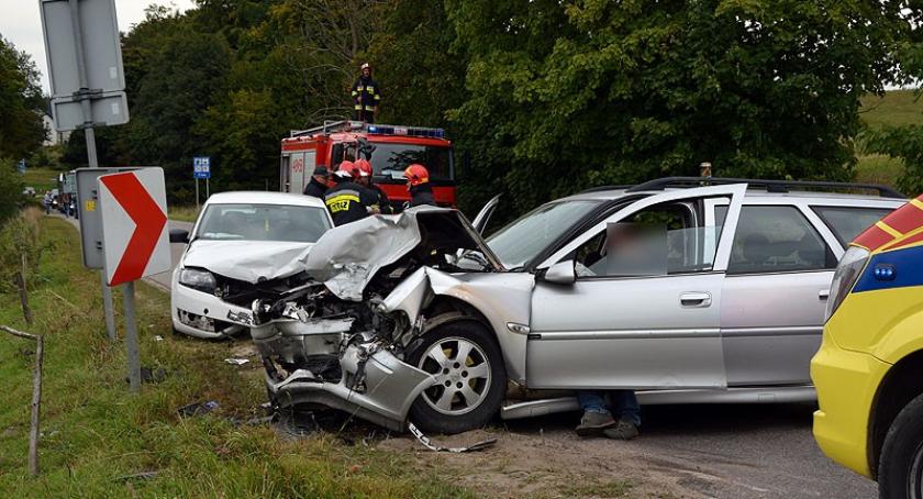 Wypadek w Kobysewie - cztery osoby w szpitalu. Sprawca miał dwa promile