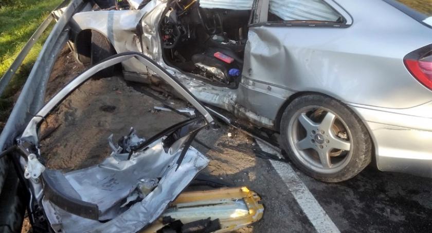 Rybaki. Jechała zbyt szybko, straciła panowanie nad mercedesem. Uderzyła w hondę