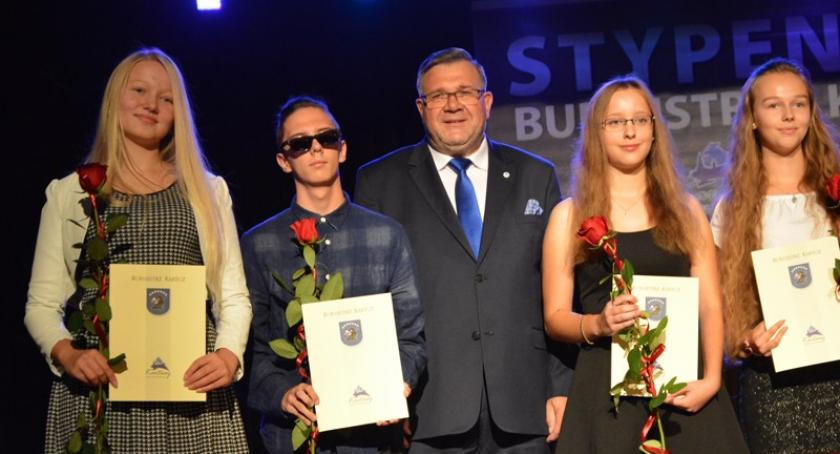 65 najlepszych z najlepszych ze stypendiami Burmistrza Kartuz