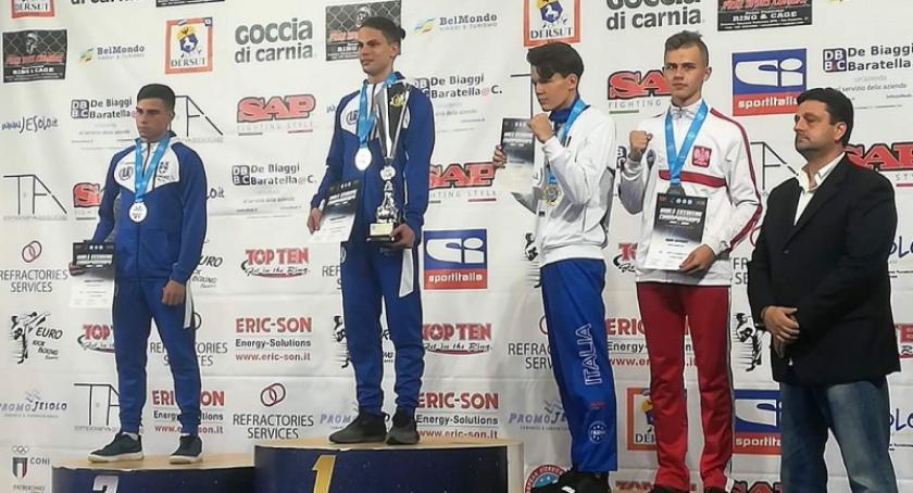 Armin Wilczewski z Rebelii z medalem Mistrzostw Świata w Kickboxingu