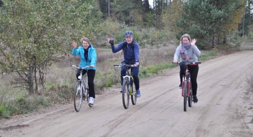 Przyjaźń. Na rowerach uczcili 100-lecie odzyskania przez Polskę niepodległości