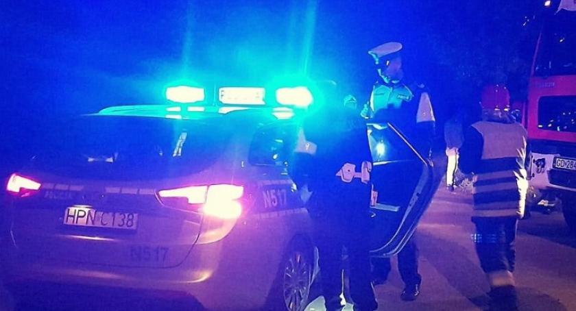 Był pijany, dachował Kią i chciał potem uciec. Zatrzymał go policjant po służbie