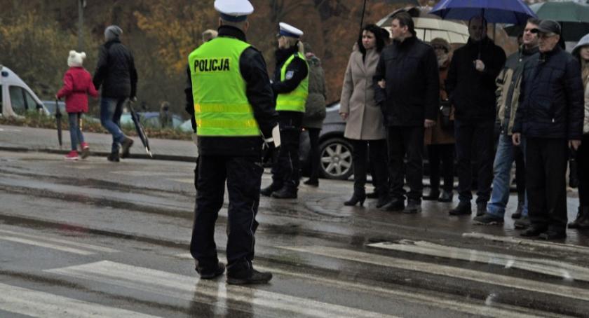 Wkrótce Dzień Wszystkich Świętych - wzmożone kontrole policji i zmiany w organizacji ruchu w Kartuzach i Żukowie