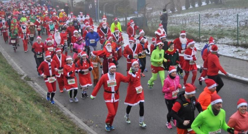 Santa run - zapisz się na bieg tysiąca Mikołajów i paradę rowerową