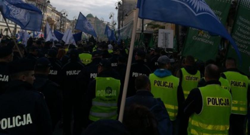 Policjanci masowo poszli na L4? Kartuska komenda bez funkcjonariuszy?