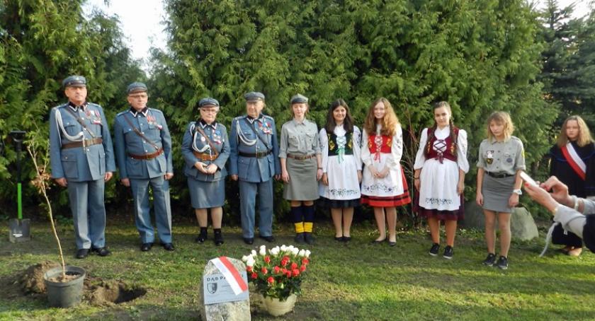 Leźno. Uroczysta akademia na setne urodziny Niepodległej