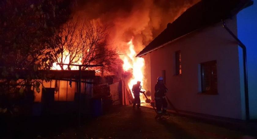 Pożar budynków gospodarczych w Stężycy