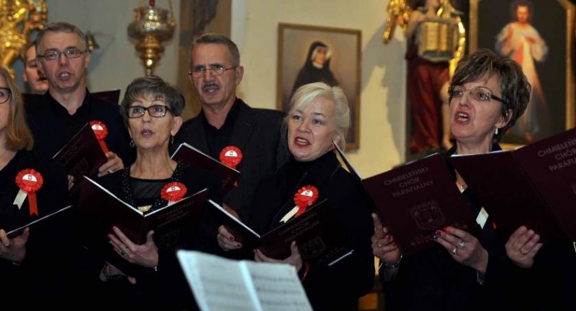 Pieśni patriotyczne rozbrzmiały w chmieleńskiej świątyni