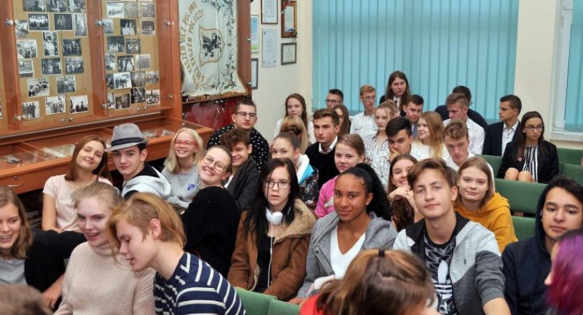 Młodzież o problemach migracji i zdrowego żywienia na formum międzynarodowym