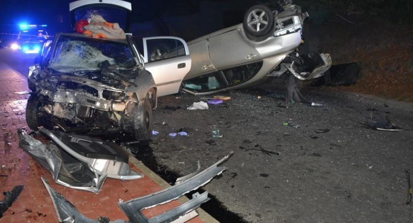 Kartuzy. Zderzenie toyoty z oplem - kobieta ranna, sprawca pijany