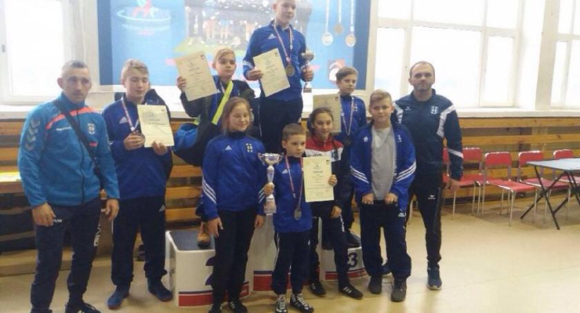 Ośmiu zapaśników GKS Cartusii z medalami