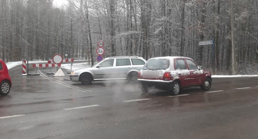 Komunikacyjny chaos w związku z pracami przy ul. Sędzickiego w Kartuzach