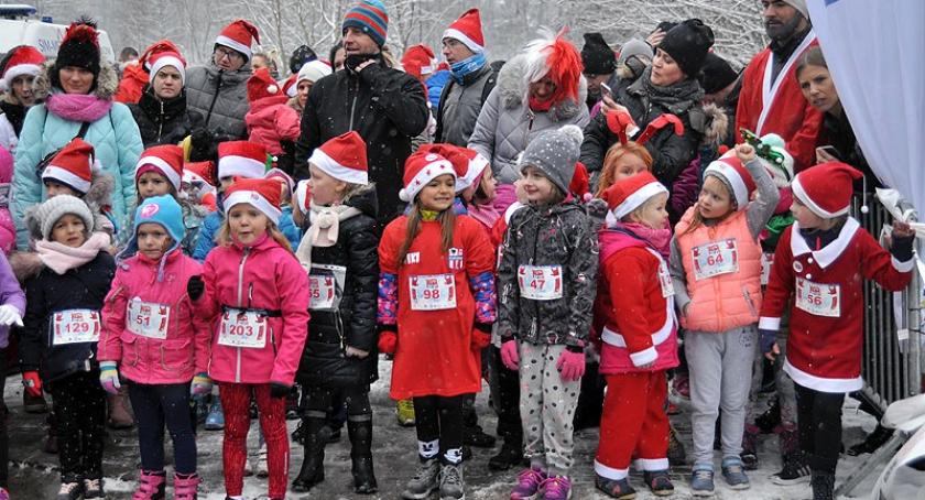 Najmłodsi ścigali się w biegach towarzyszących podczas Santa Run