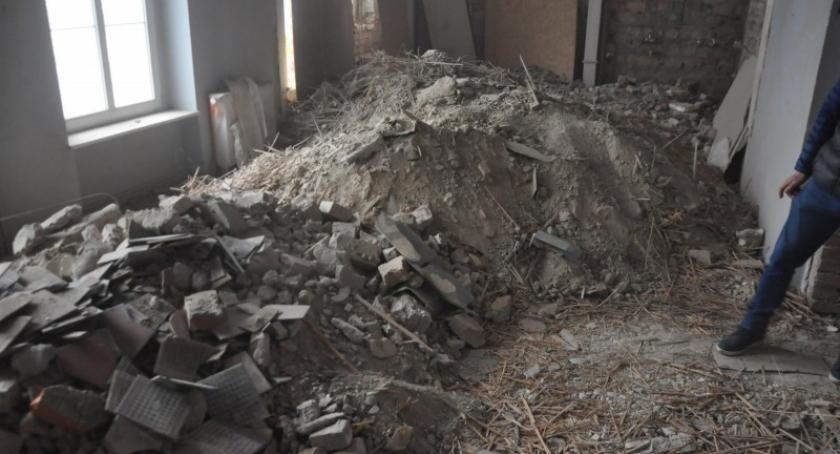 Kaszubski Dwór zmienia się w Centrum Usług Społecznych. Trwa przebudowa