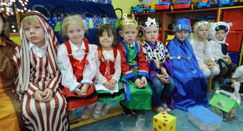 Dzierżążno. Najmłodsze przedszkolaki zaprezentowały bożonarodzeniowe jasełka