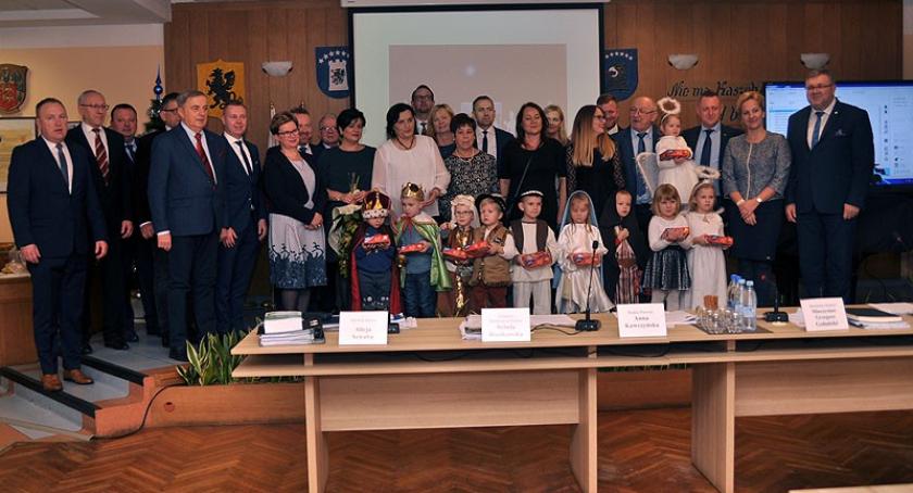 Dzieci z Akademii Przedszkolaka wystpiły w jasełkach na sesji rady miejskiej