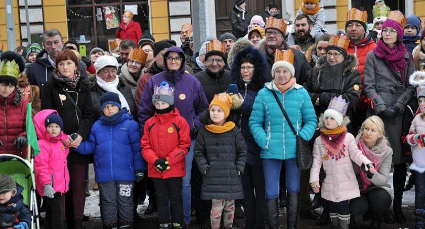 Kartuzy. Barwny tłum przemaszerował przez miasto z Mędrcami ze Wschodu