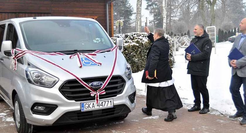 Nowe pojazdy dla PCPR i DPS w Kobysewie