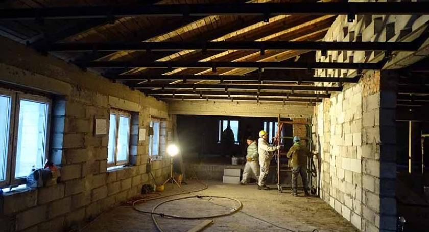 Żukowo. Trwa modernizacja budynku przyszłej siedziby OKiS-u