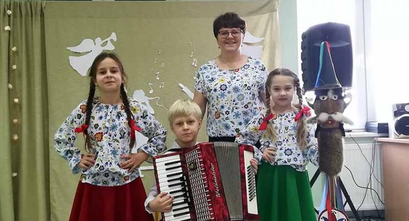Uczennica SP w Baninie laureatką konkursu pieśni bożonarodzeniowej w Szemudzie
