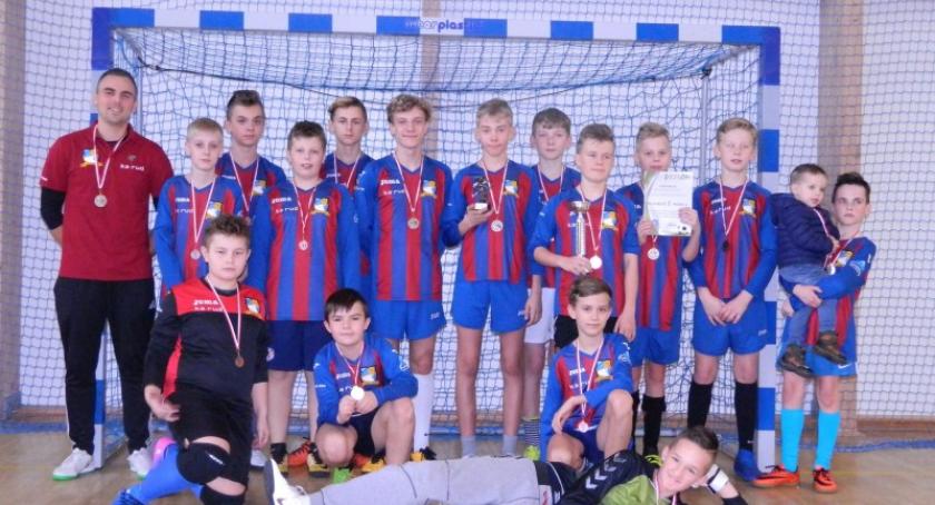 Piłkarze z Somonina i Kiełpina na podium turnieju Somonino Cup 2006