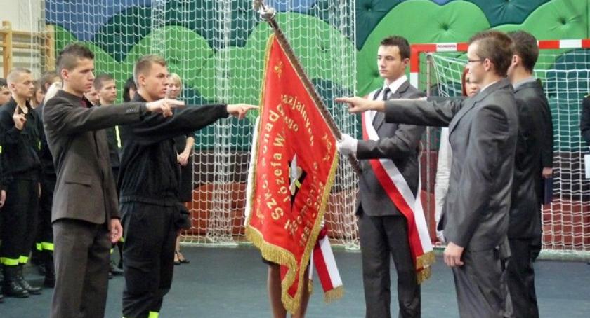 Somonino. Pierwszoklasiści uroczyście ślubowali