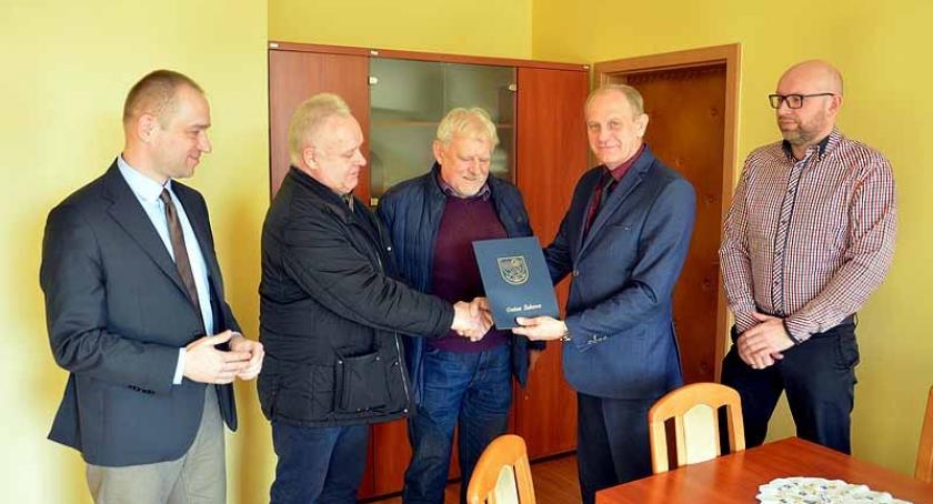 Żukowo. Umowa na asfaltowanie drogi w Widlinie podpisana