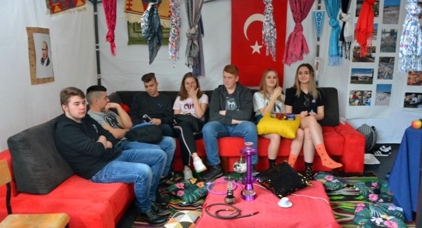 Uczniowie ZSP w Somoninie zachęcali do kontynuacji edukacji w ich placówce