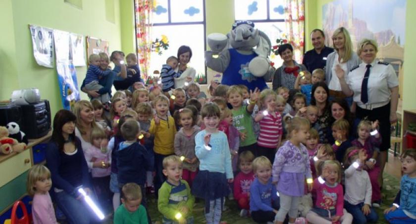 Żukowo. Słoń POPO uczył i rozdawał gadżety