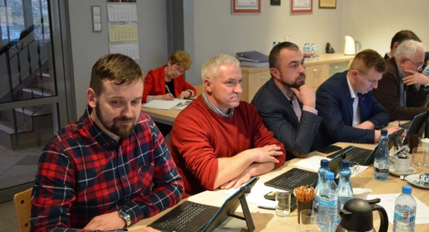 Sulęczyno. Radni wzięli się za naprawę dróg. Wójt: to partyzantka