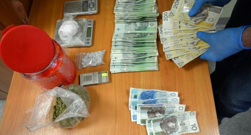 Był dilerem? 27-letni mieszkaniec powiatu zatrzymany z ponad kilogramem amfetaminy