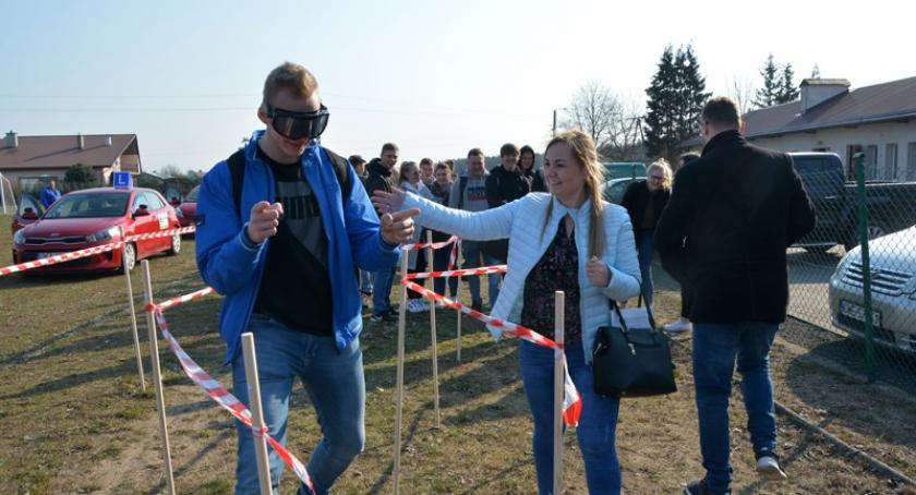 Somonino. Pijani kierowcy wiozą śmierć - o skutkach picia alkoholu i zażywaniu narkotyków z młodzieżą