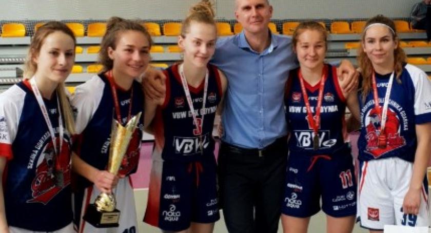 Pięć podopiecznych UKS BAT Kartuzy z medalami Mistrzostw Polski w Koszykówce Kobiet
