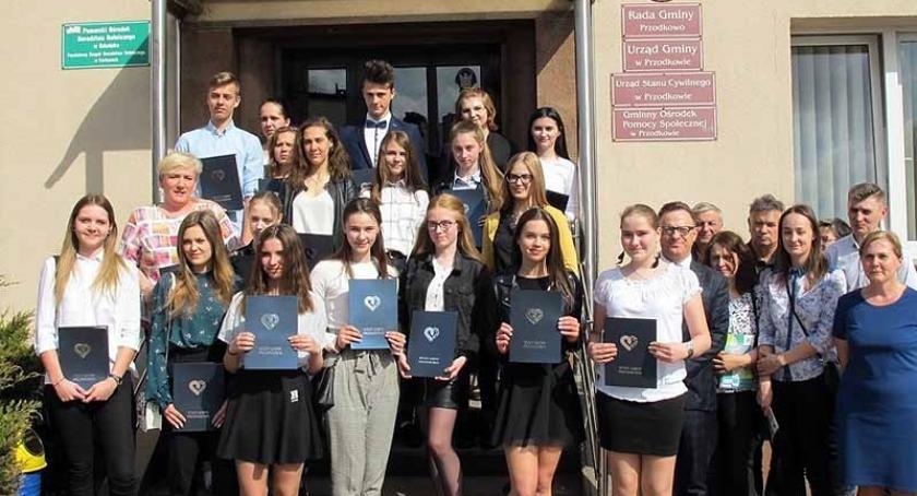 Uczniowie i studenci z przodkowskiej gminy otrzymali stypendia motywacyjne